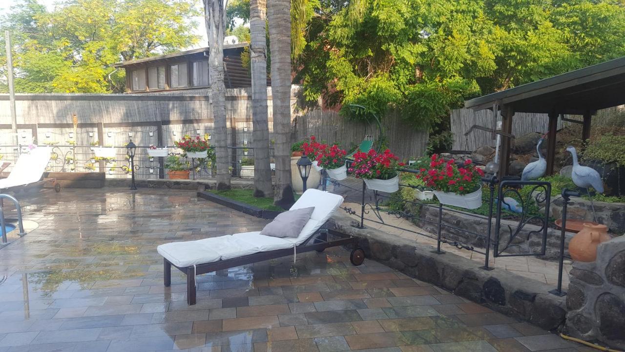 כחול ירוק בכפר Villa Had Nes Buitenkant foto